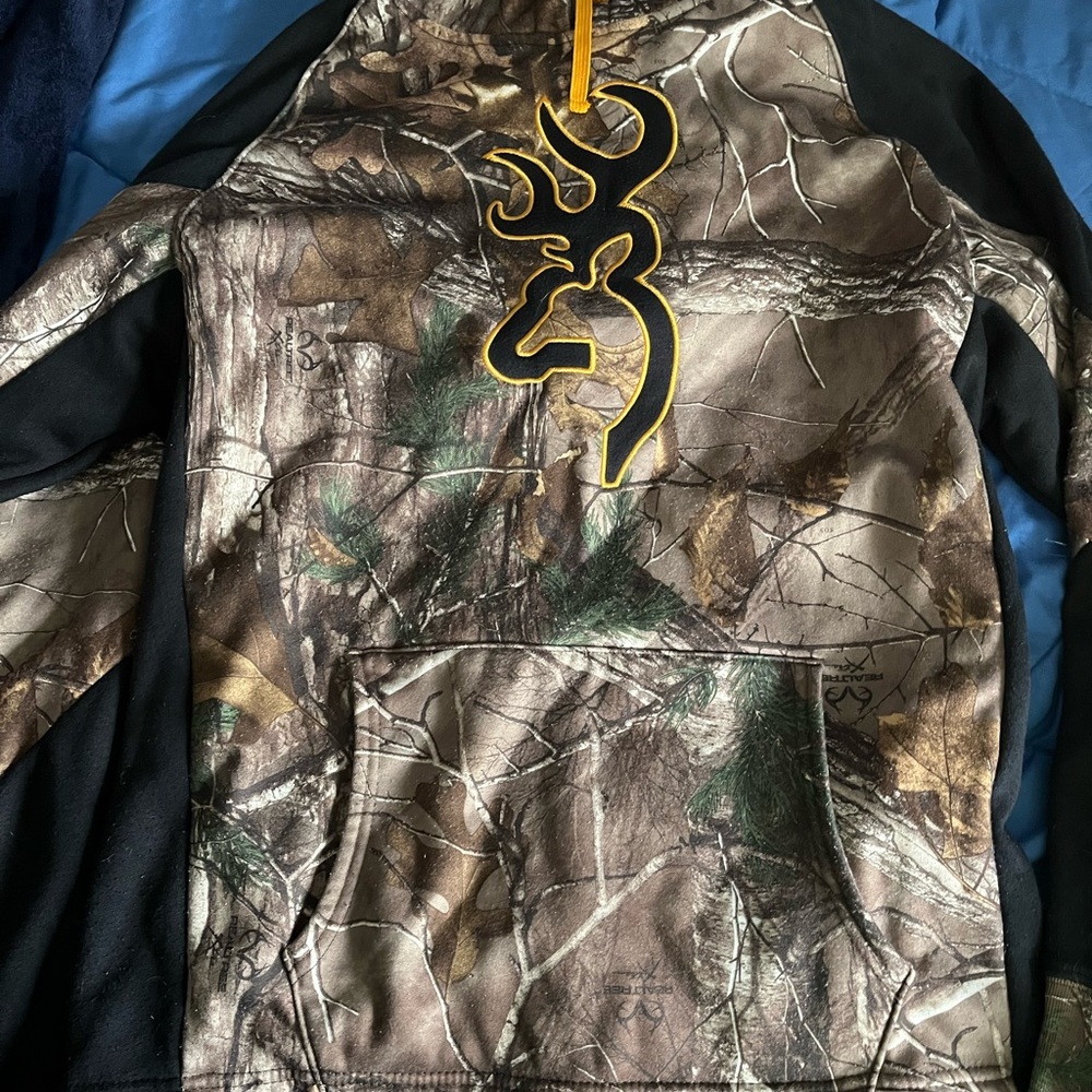 BLACK AND CAMO BROWNING HOODIE